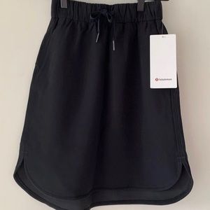 Lululemon black on the fly skirt